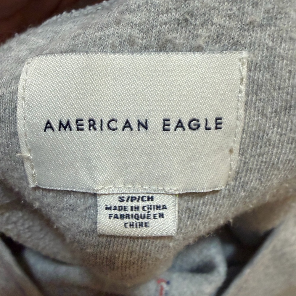 American Eagle grey cropped short sleeve sweatshirt drawstring at bottom small - Picture 4 of 4